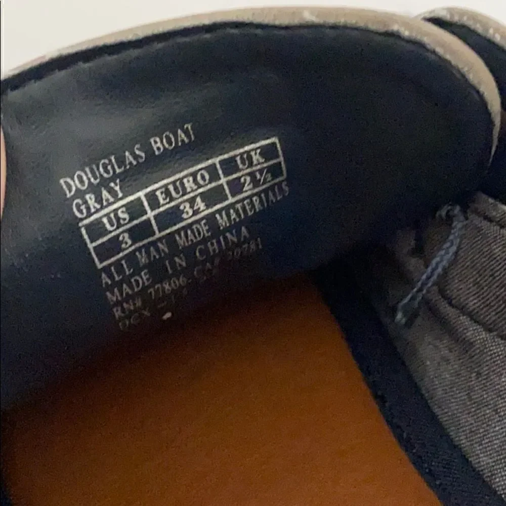 Tommy Hilfiger kids shoes EUC